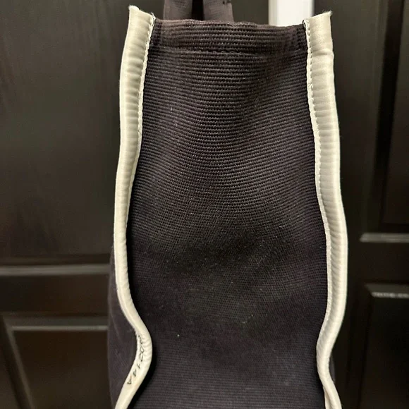 Marc Jacobs Black Tote Bag - Picture 4 of 11